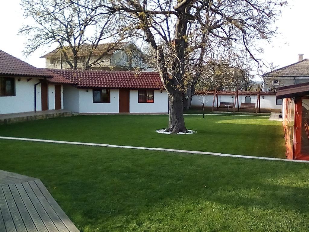 Bolyarski Stan Guest House Preslav Eksteriør billede